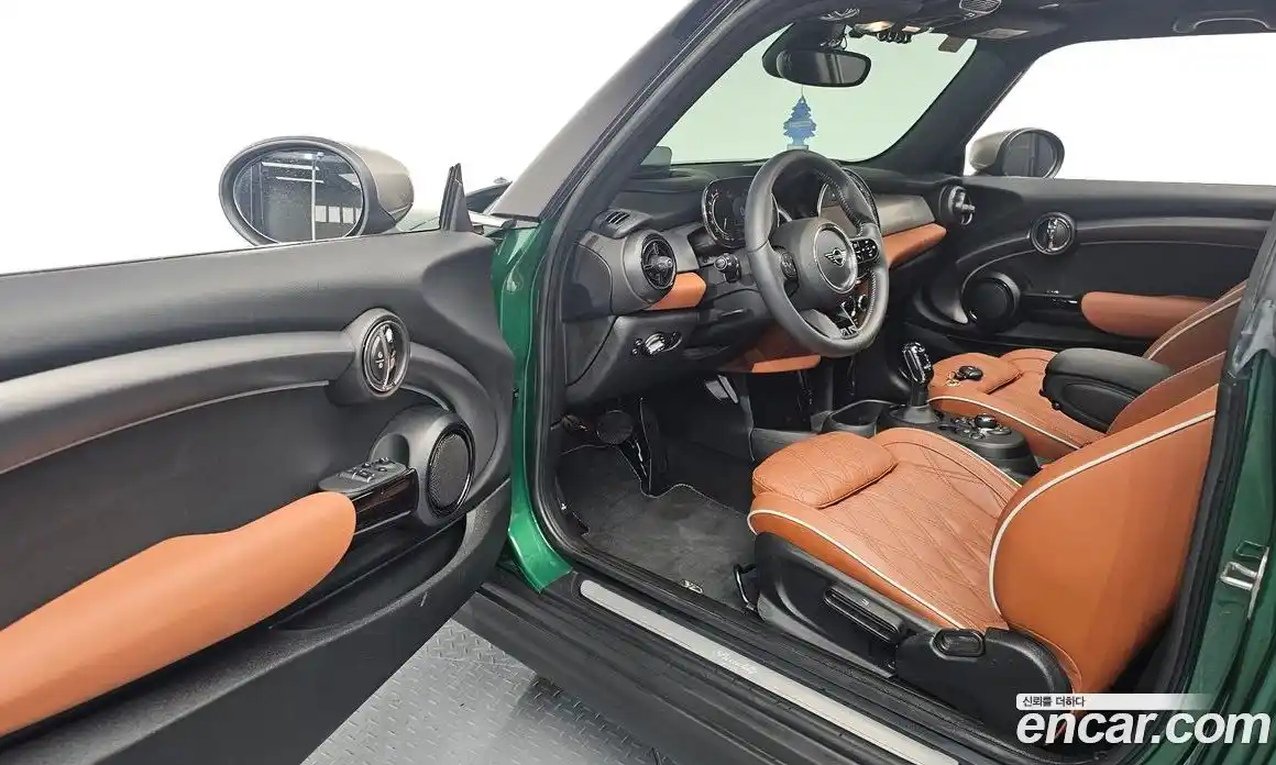 Mini Cooper 2022 1.5 Автомат в Москве № 214112, фото 15