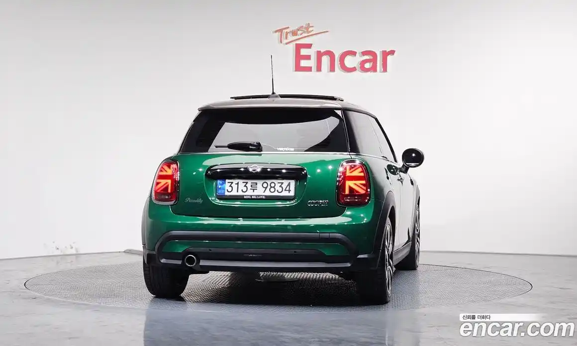 Mini Cooper 2022 1.5 Автомат в Москве № 214112, фото 17