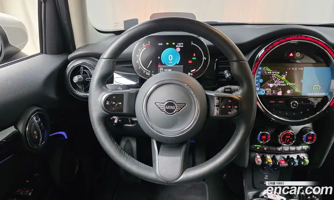 Mini Cooper 2024 1.5 Автомат в Москве № 214149, фото 12