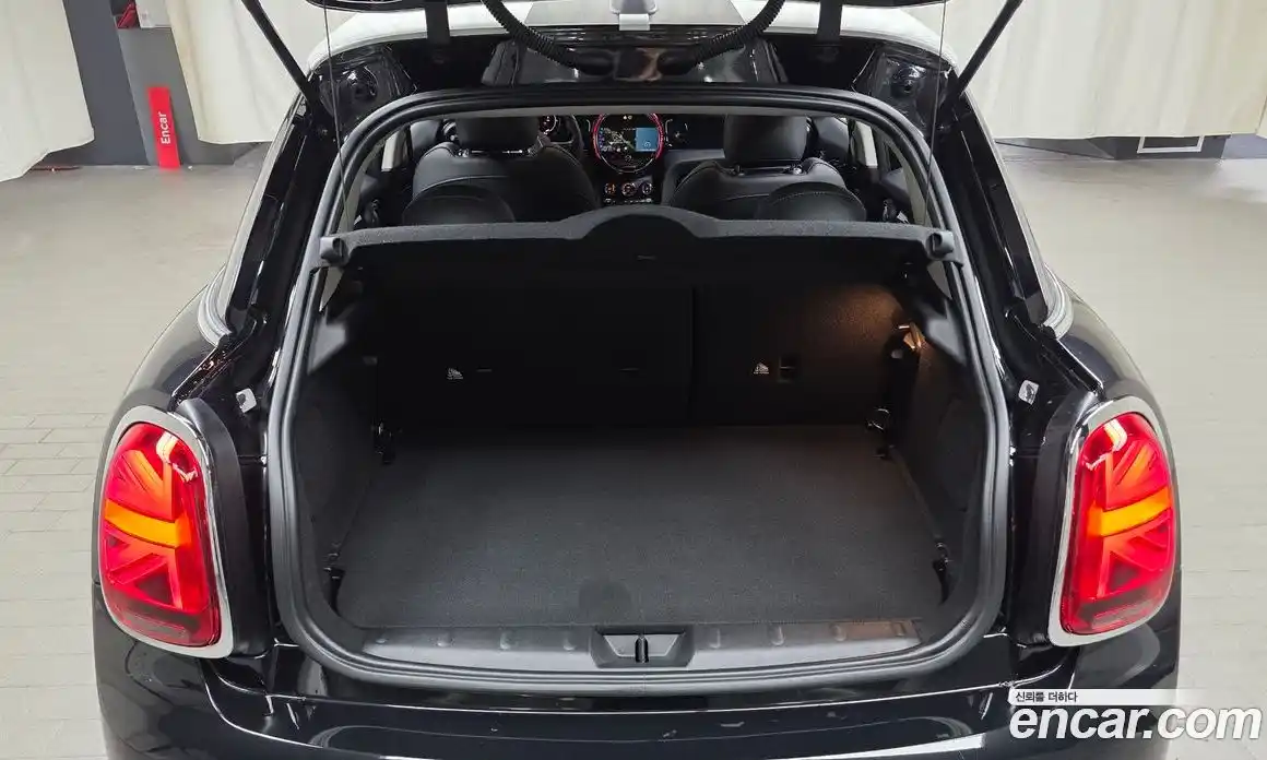 Mini Cooper 2024 1.5 Автомат в Москве № 214149, фото 19