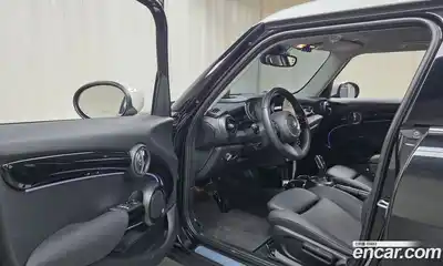 Mini Cooper 2024 1.5 Автомат в Москве № 214149, миниатюра 9