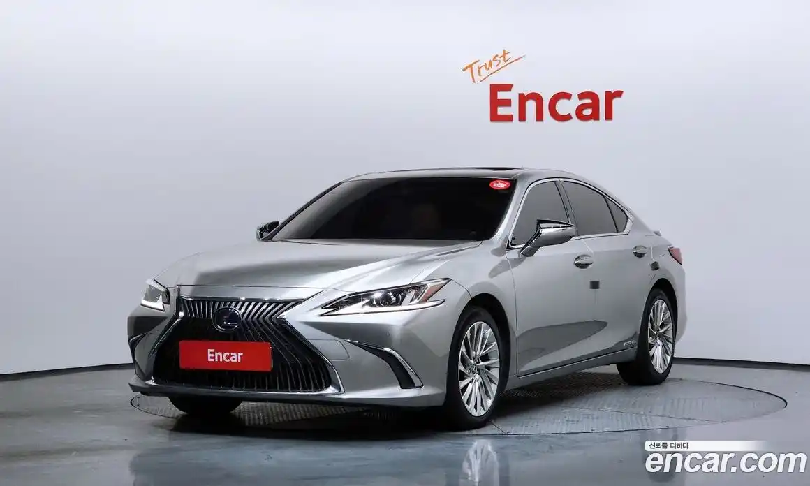 Lexus ES 2020 2.5 Автомат в Москве № 214671, фото 1