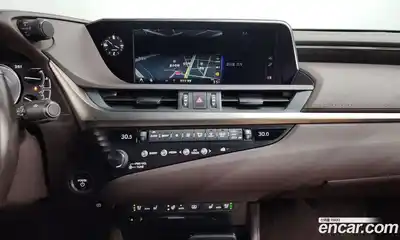 Lexus ES 2020 2.5 Автомат в Москве № 214671, миниатюра 3