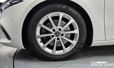 Mercedes-Benz A-Class 2020 2.0 Автомат в Москве № 225450, миниатюра 8