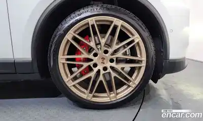 Porsche Macan 2025 0.2 Автомат в Москве № 230915, миниатюра 3