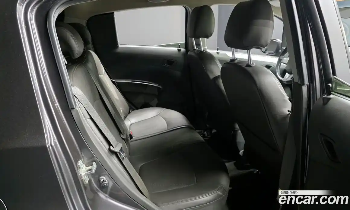 Chevrolet Spark 2014 1.0 Механическая в Москве № 24835, фото 11