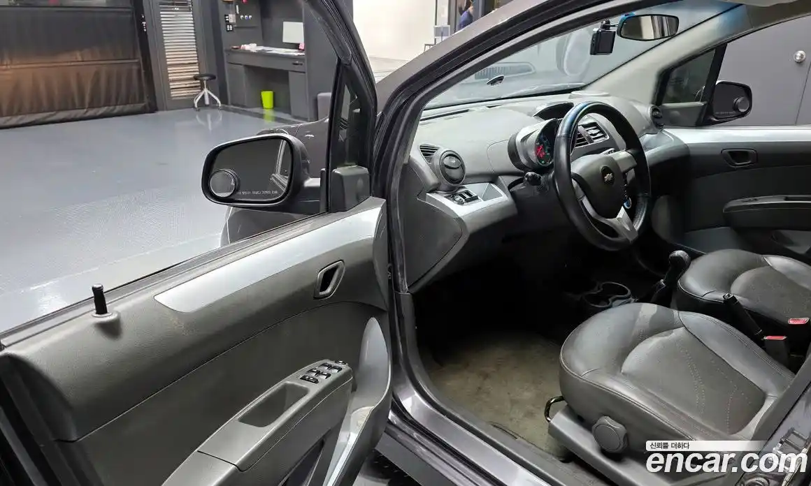 Chevrolet Spark 2014 1.0 Механическая в Москве № 24835, фото 5