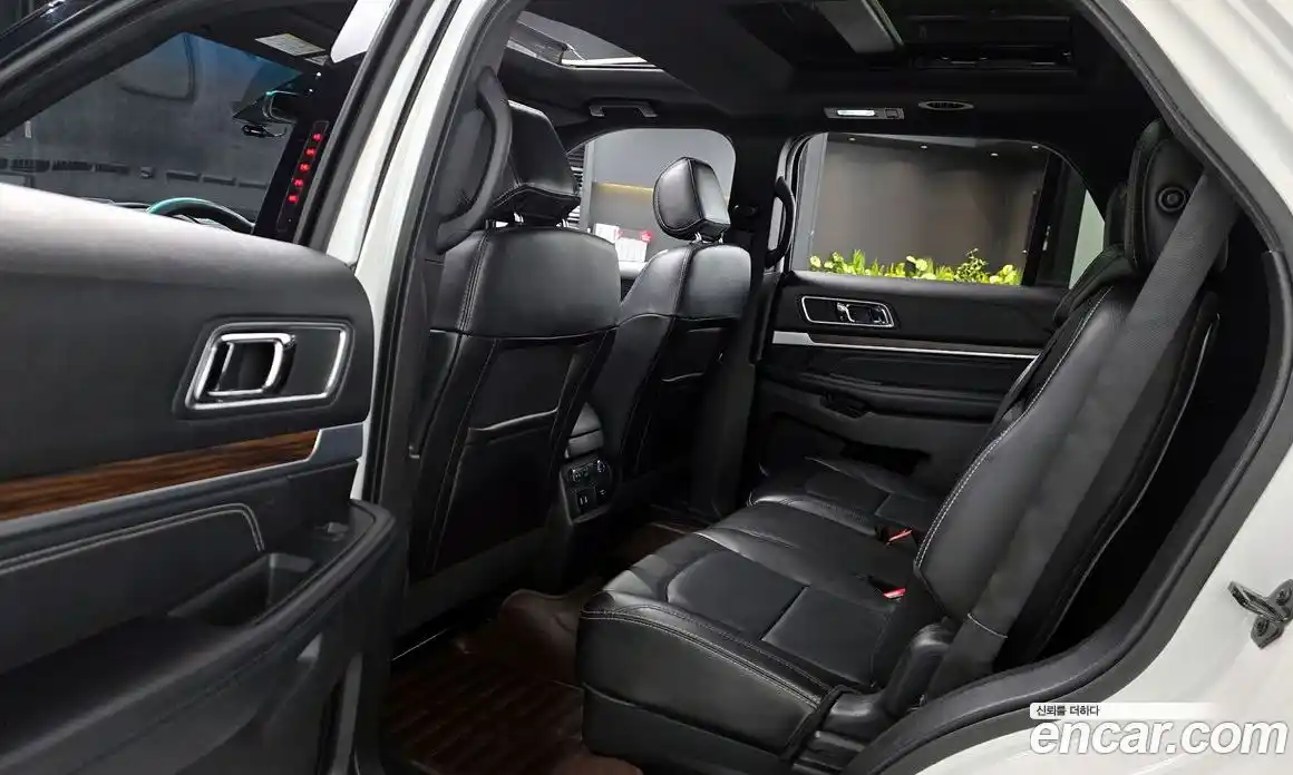 Ford Explorer 2017 2.3 Автомат в Москве № 255667, фото 9