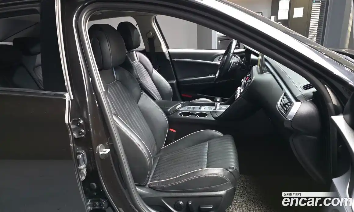 Genesis G70 2018 2.0 Автомат в Москве № 259882, фото 9