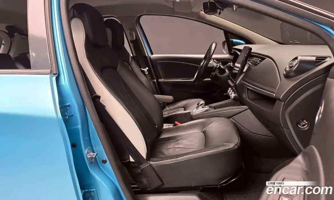 Renault Zoe 2021 0.2 Автомат в Москве № 275140, фото 14