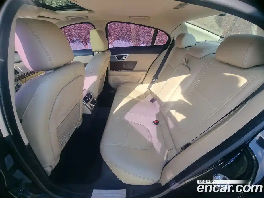 Jaguar XF 2013 2.2 Автомат в Москве № 283956, фото 16