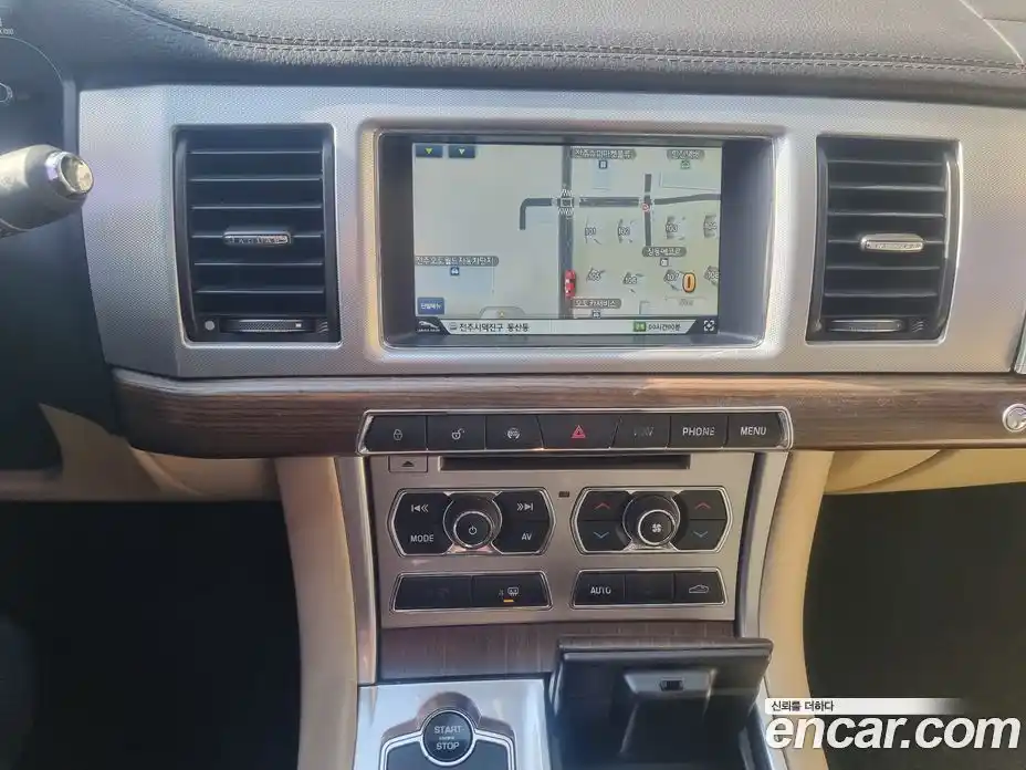 Jaguar XF 2013 2.2 Автомат в Москве № 283956, фото 9