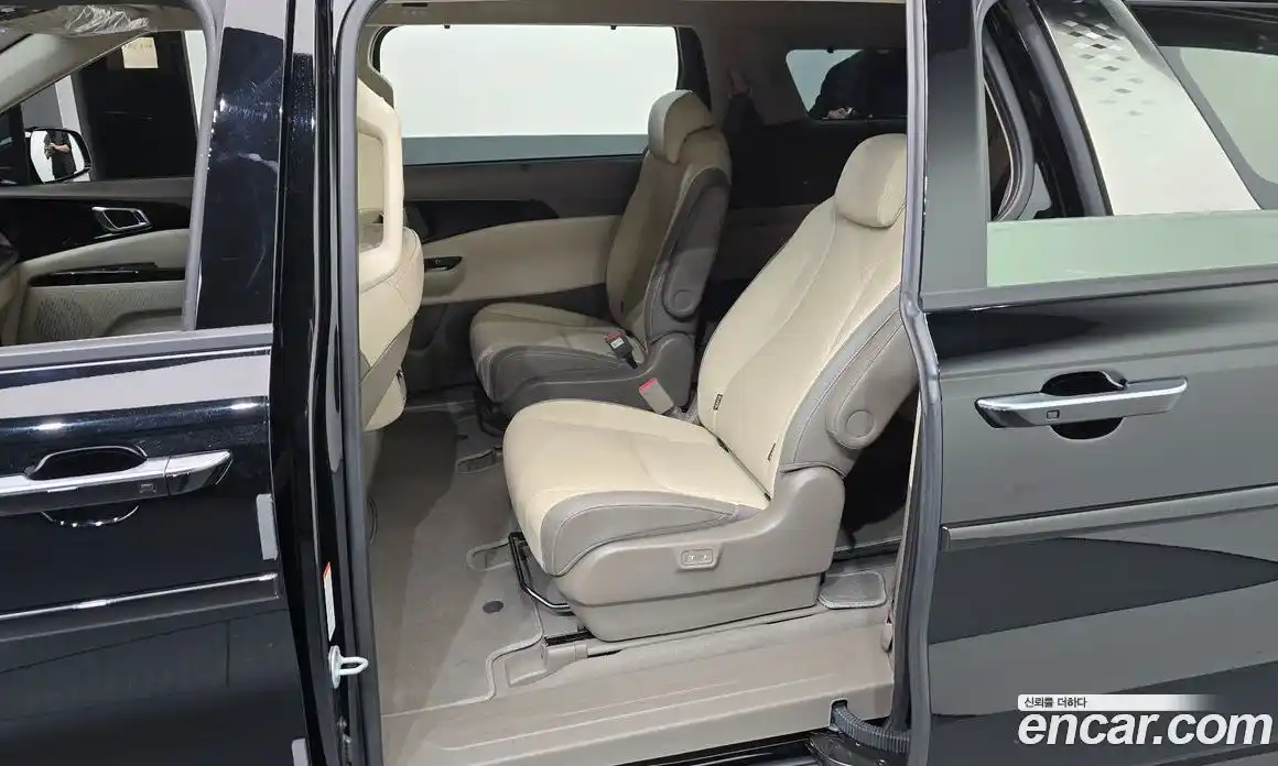 Kia Canival 2023 2.2 Автомат в Москве № 287008, фото 15