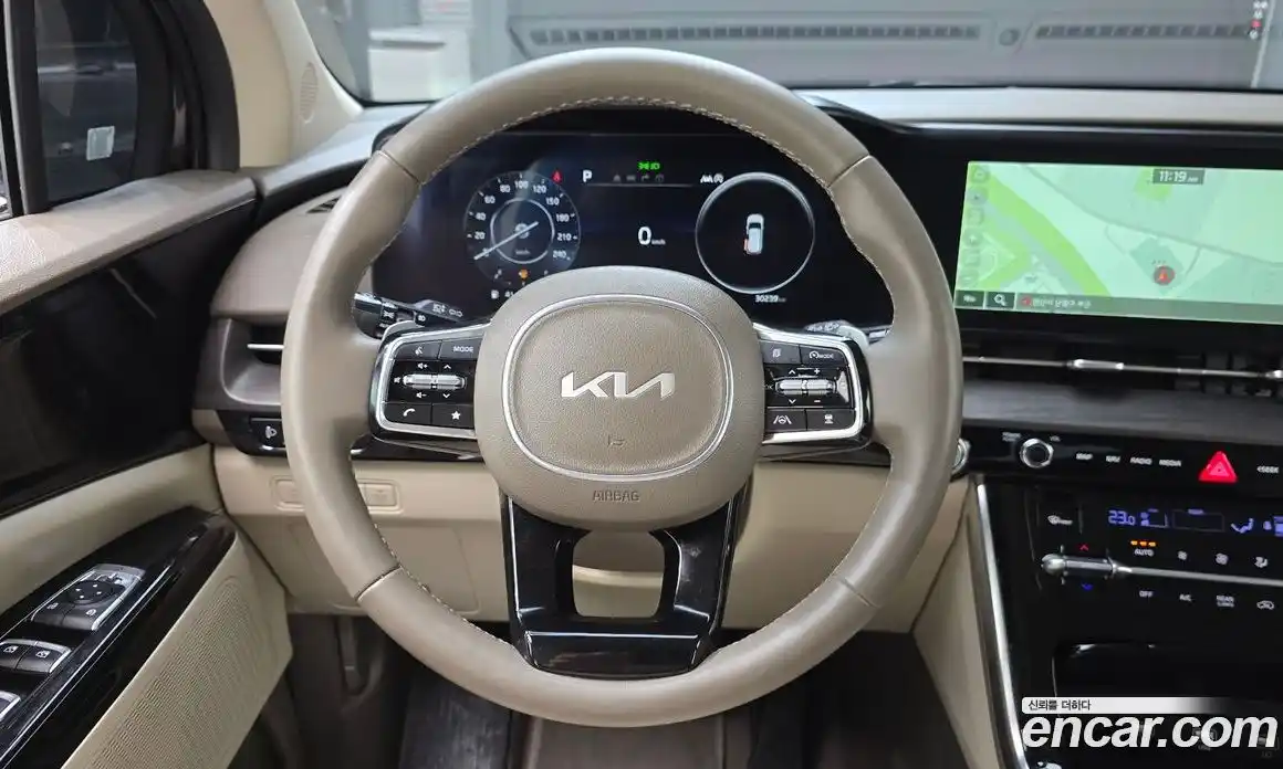 Kia Canival 2023 2.2 Автомат в Москве № 287008, фото 16