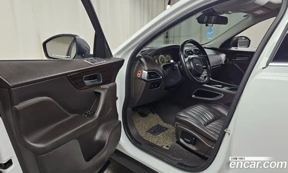 Jaguar F-Pace 2017 2.0 Автомат в Москве № 320214, фото 13