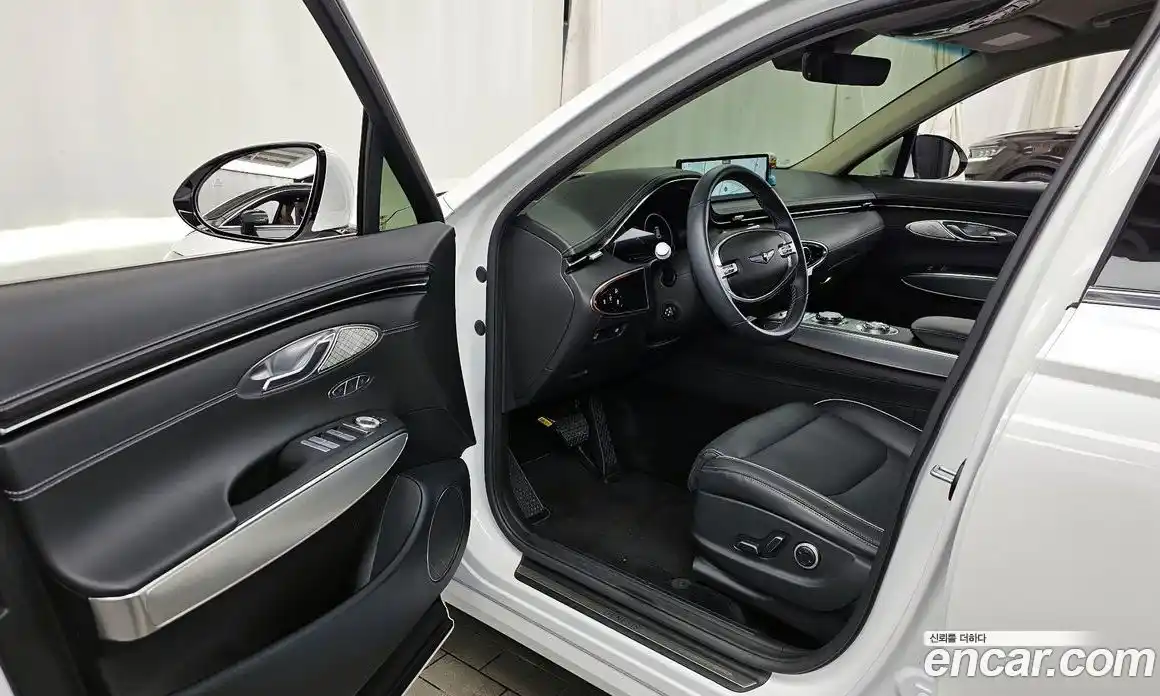 Genesis GV70 2024 2.5 Автомат в Москве № 322371, фото 16