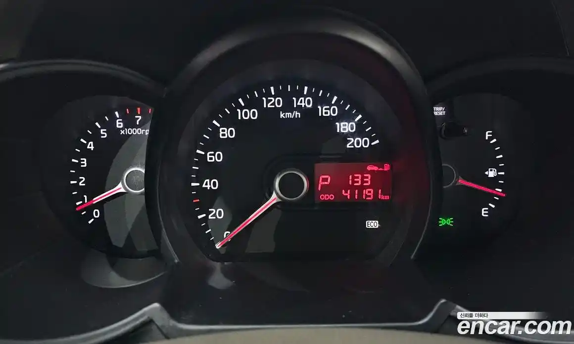 Kia Morning 2013 1.0 Автомат в Москве № 339021, фото 6