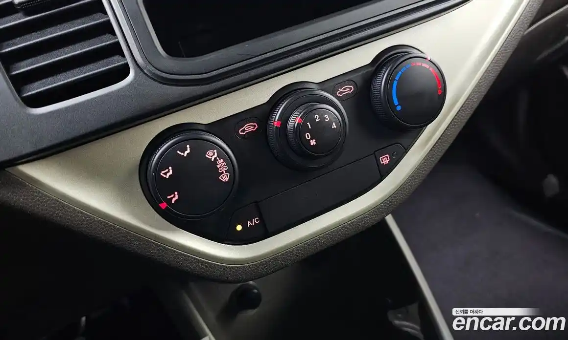 Kia Morning 2013 1.0 Автомат в Москве № 339021, фото 9