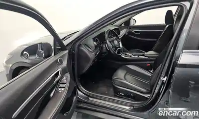 Hyundai Sonata 2022 2.0 Автомат в Москве № 3875, миниатюра 3