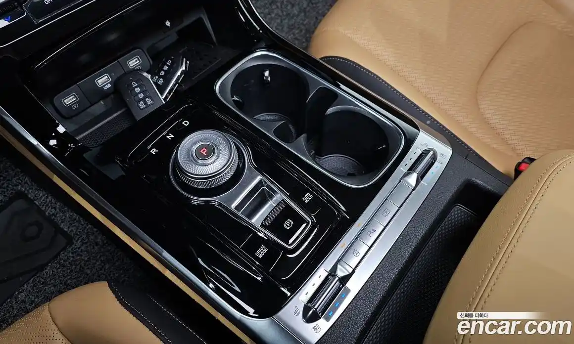 Kia Canival 2023 3.5 Автомат в Москве № 54485, фото 11