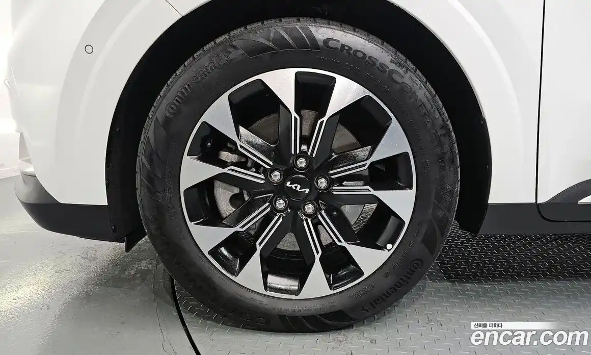 Kia Canival 2023 3.5 Автомат в Москве № 54485, фото 9