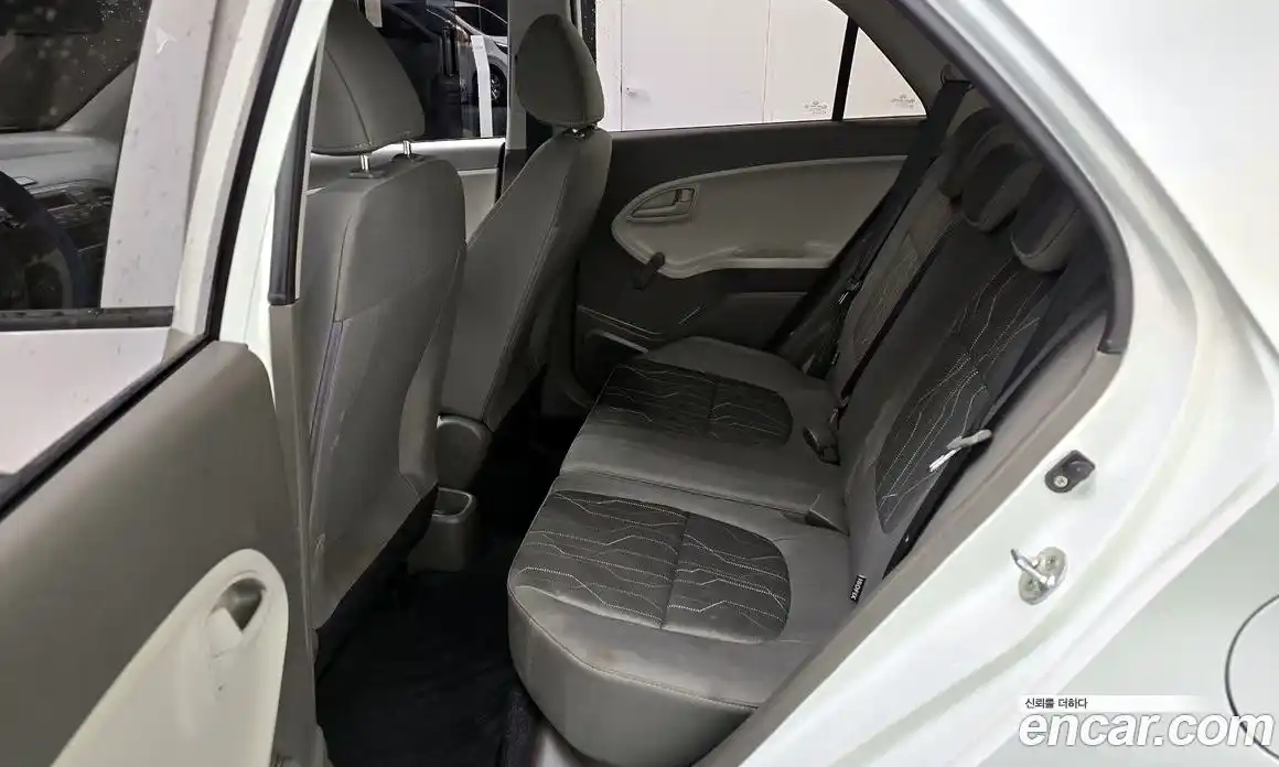 Kia Morning 2014 1.0 Механическая в Москве № 54875, фото 13