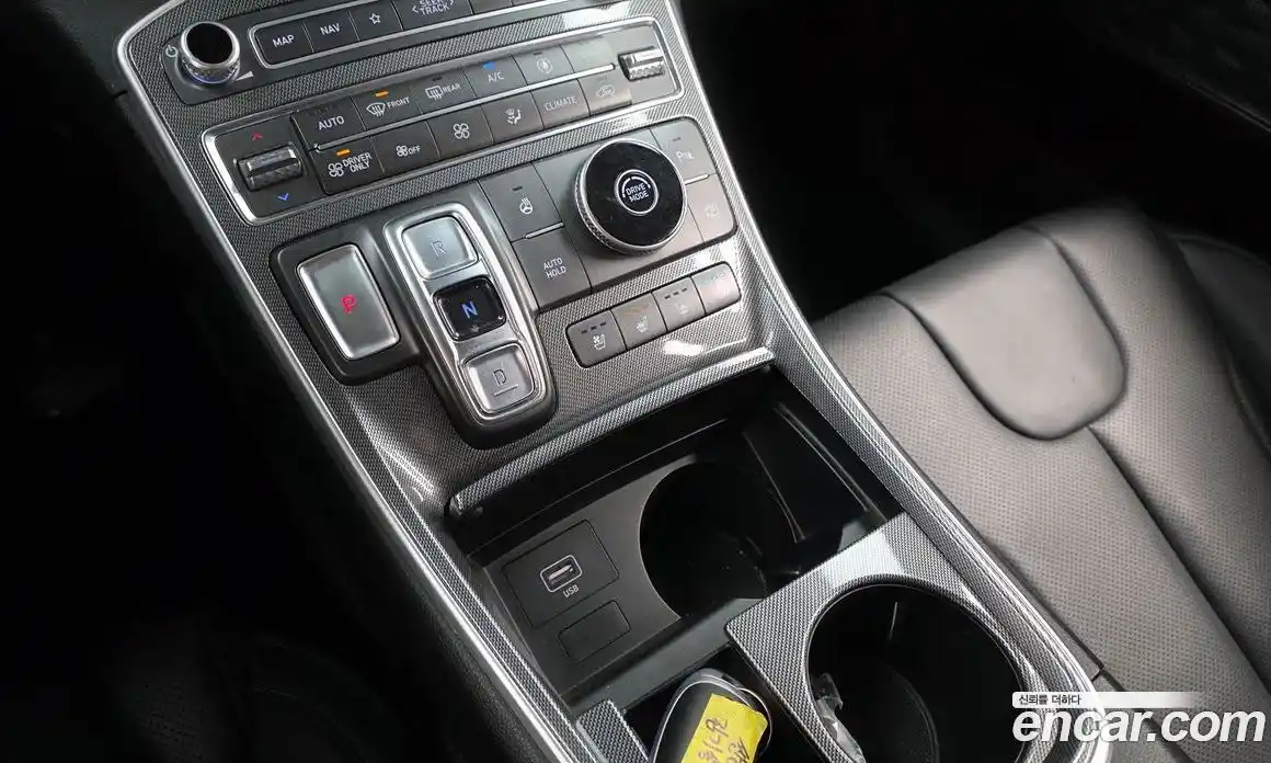 Hyundai Santa Fe 2022 1.6 Автомат в Москве № 111880, фото 17