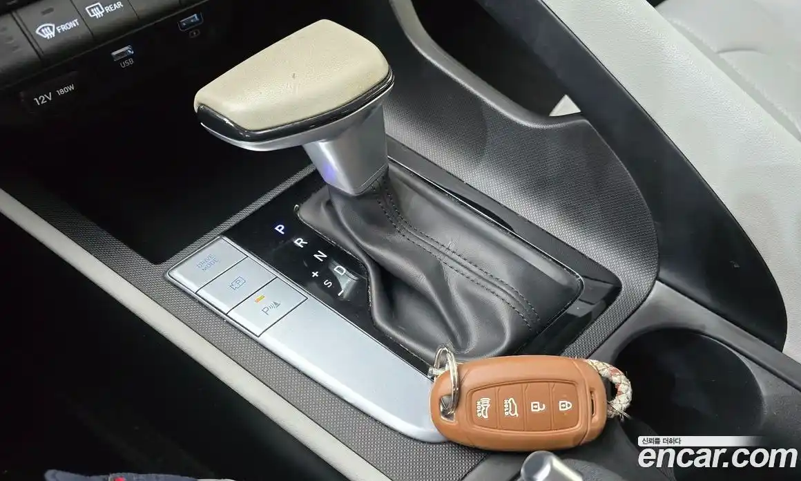 Hyundai Avante 2022 1.6 Автомат в Москве № 113087, фото 2