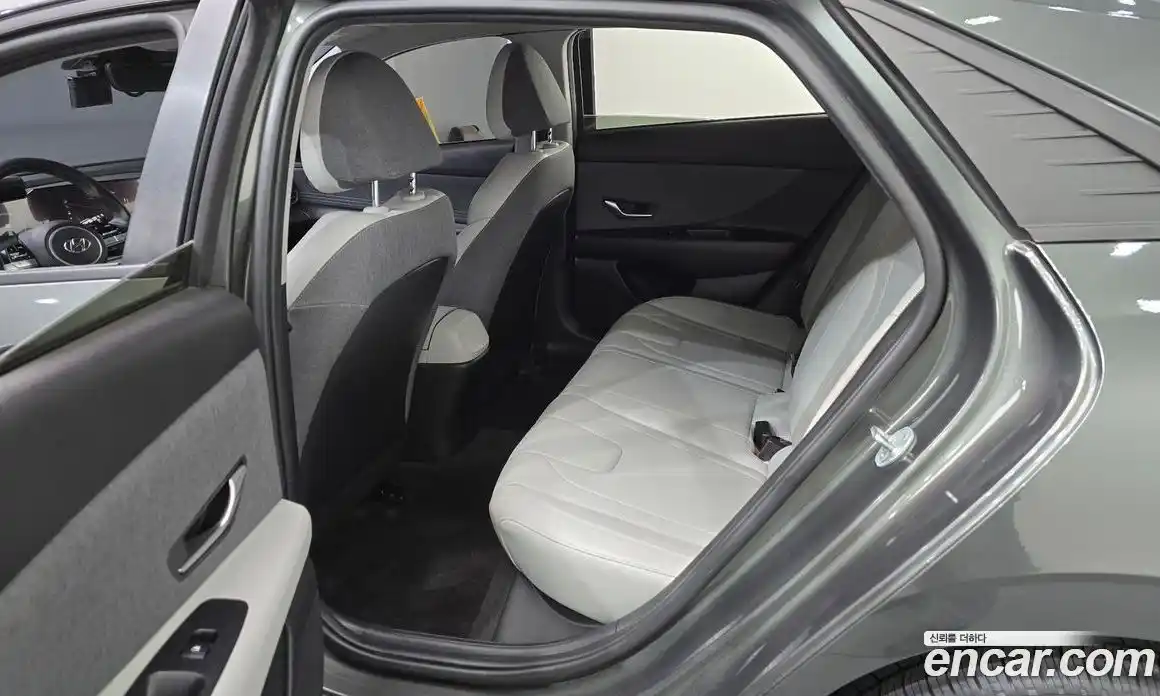 Hyundai Avante 2022 1.6 Автомат в Москве № 113087, фото 5