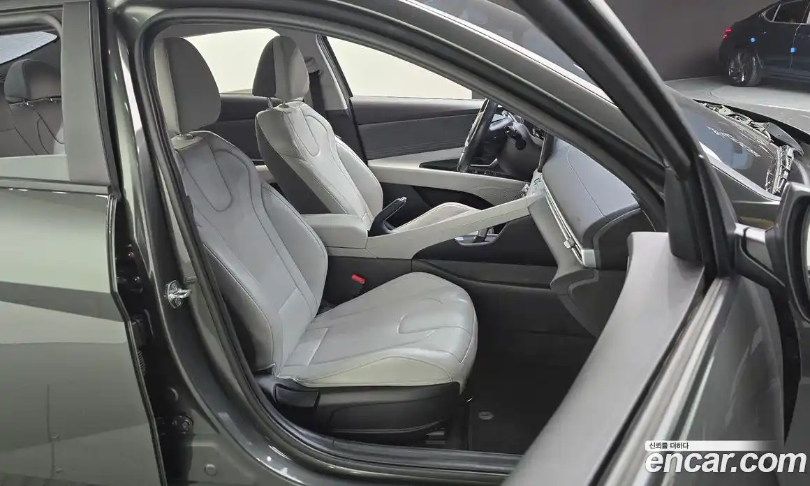 Hyundai Avante 2022 1.6 Автомат в Москве № 113087, фото 7