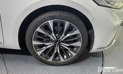 Kia K8 2023 2.5 Автомат в Москве № 114405, миниатюра 3