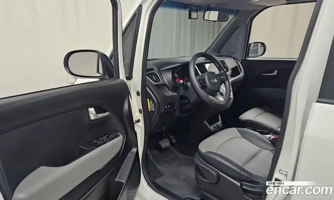 Kia Ray 2018 1.0 Автомат в Москве № 121242, фото 11