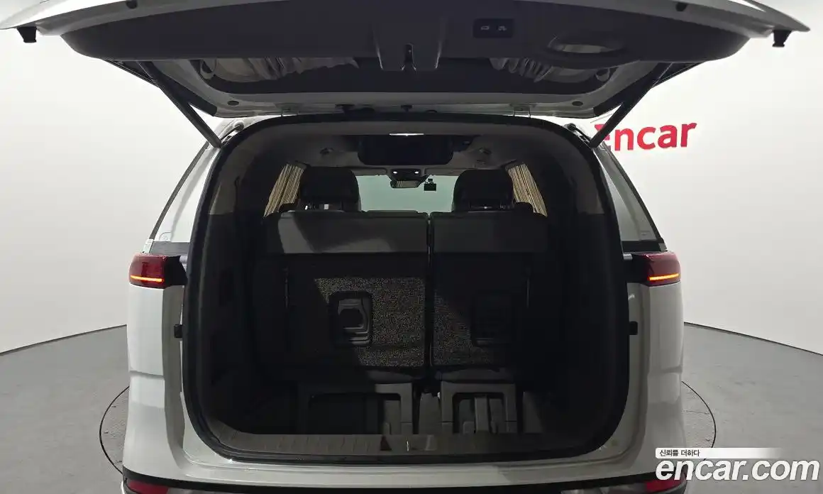 Kia Canival 2023 3.5 Автомат в Москве № 122002, фото 14