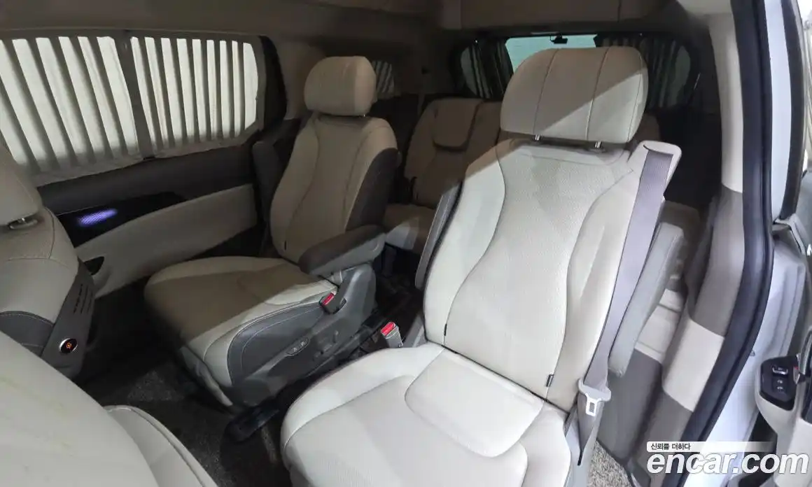 Kia Canival 2023 3.5 Автомат в Москве № 122002, фото 16