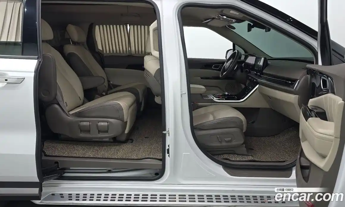 Kia Canival 2023 3.5 Автомат в Москве № 122002, фото 18