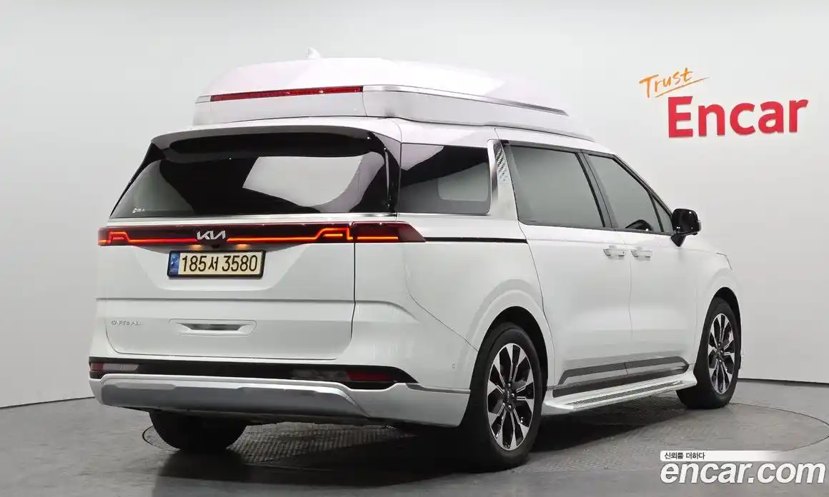 Kia Canival 2023 3.5 Автомат в Москве № 122002, фото 3