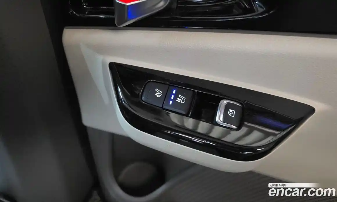 Kia Canival 2023 3.5 Автомат в Москве № 122002, фото 5