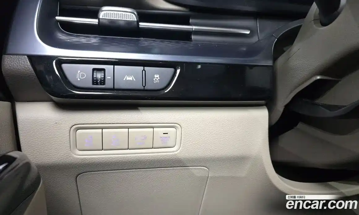 Kia Canival 2023 3.5 Автомат в Москве № 122002, фото 7