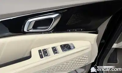 Kia Canival 2025 3.5 Автомат в Москве № 123452, миниатюра 8