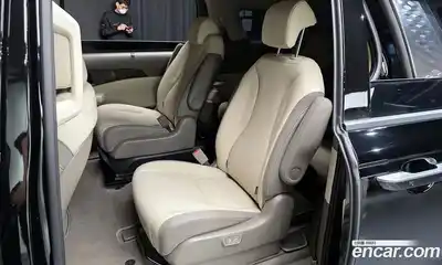 Kia Canival 2025 3.5 Автомат в Москве № 123452, миниатюра 10