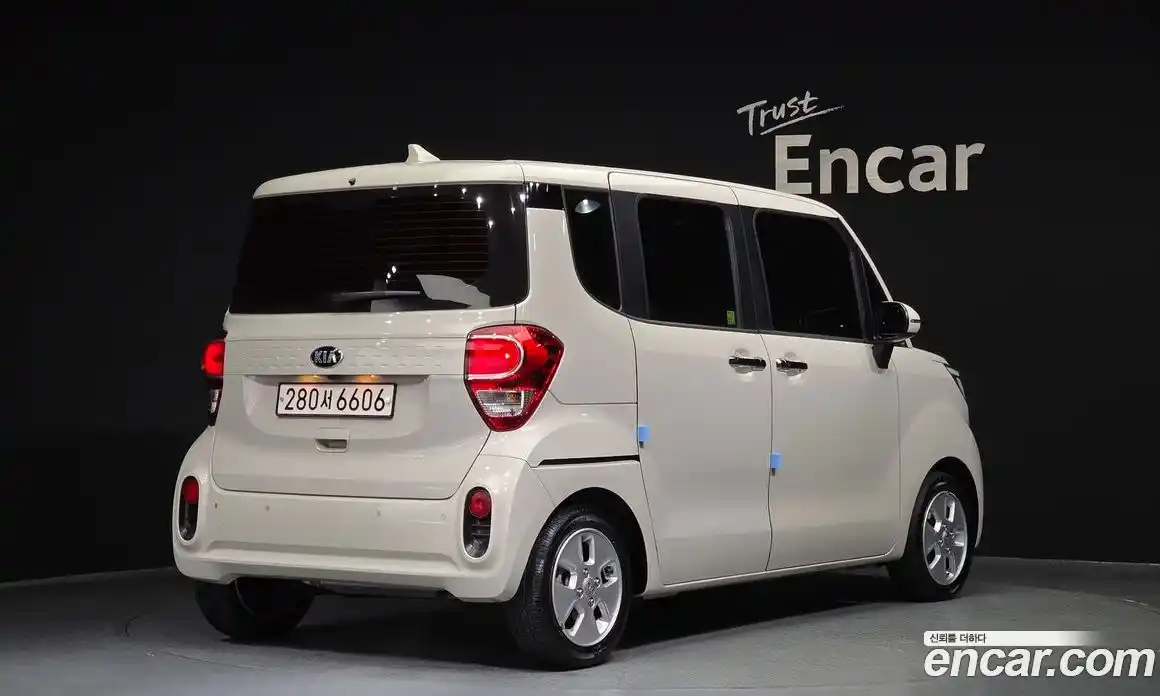 Kia Ray 2021 1.0 Автомат в Москве № 123800, фото 10