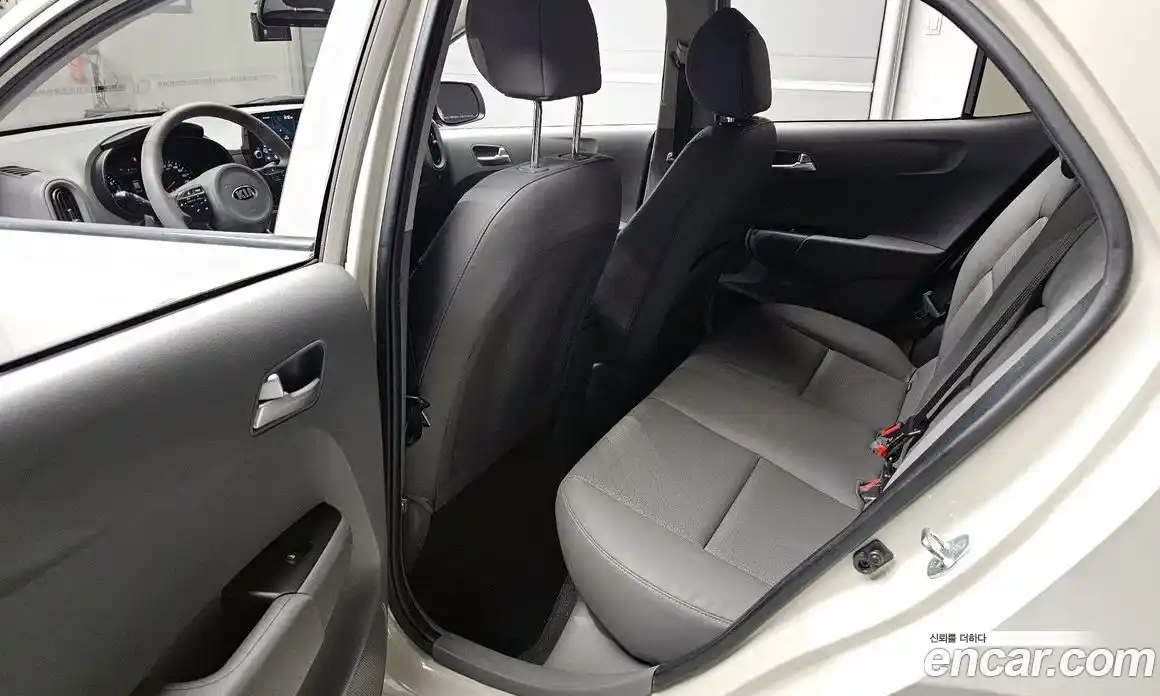 Kia Morning 2021 1.0 Автомат в Москве № 124065, фото 16