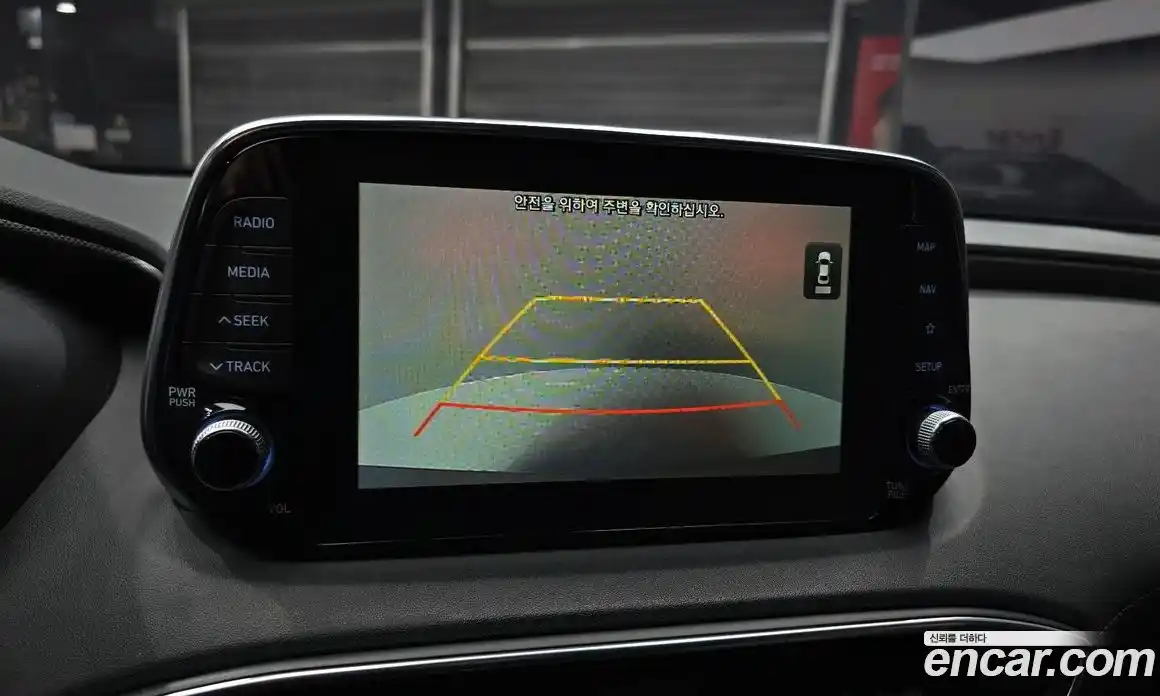 Hyundai Santa Fe 2020 2.0 Автомат в Москве № 128113, фото 17