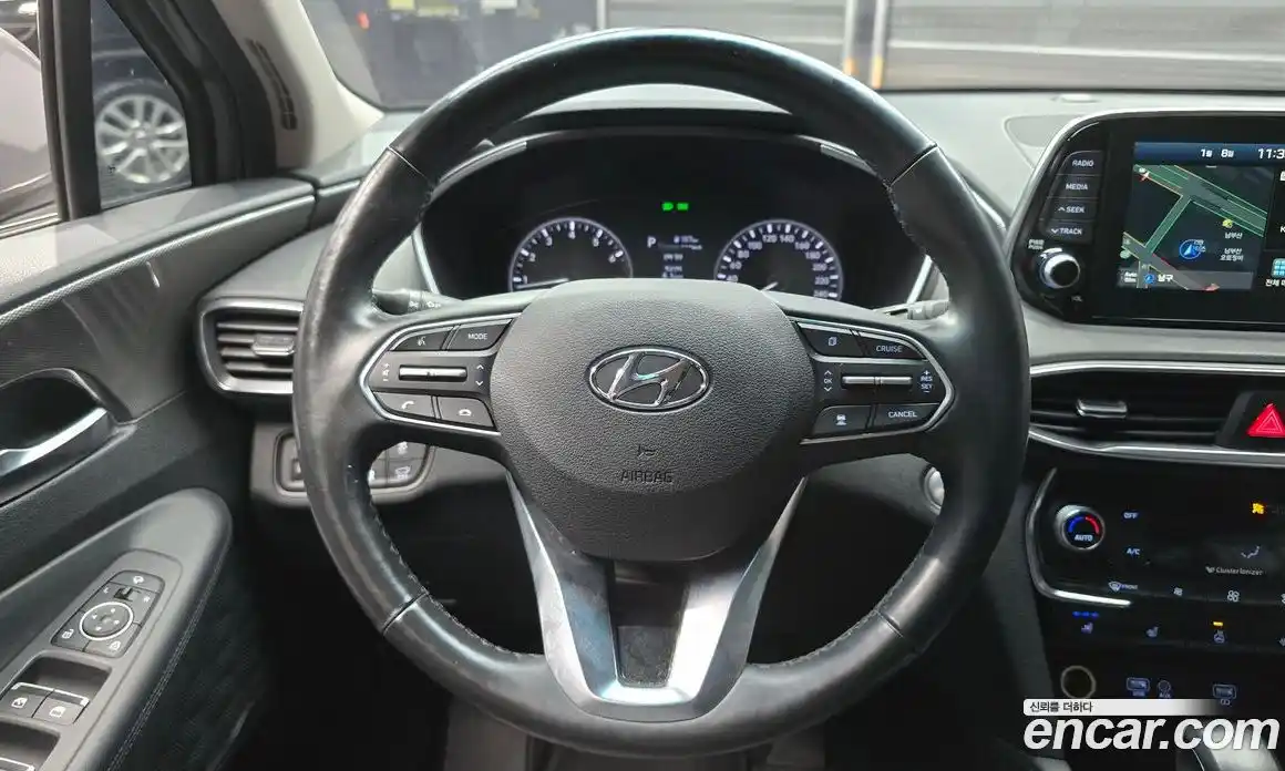 Hyundai Santa Fe 2020 2.0 Автомат в Москве № 128113, фото 18