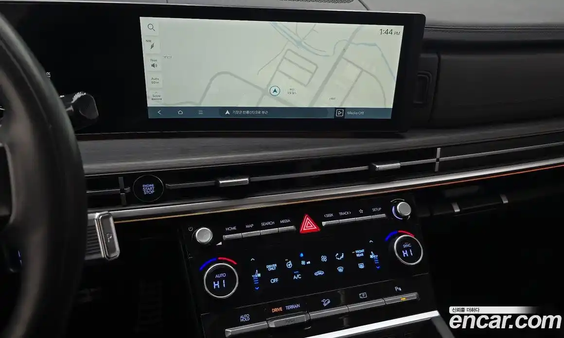 Hyundai Santa Fe 2024 1.6 Автомат в Москве № 128942, фото 11