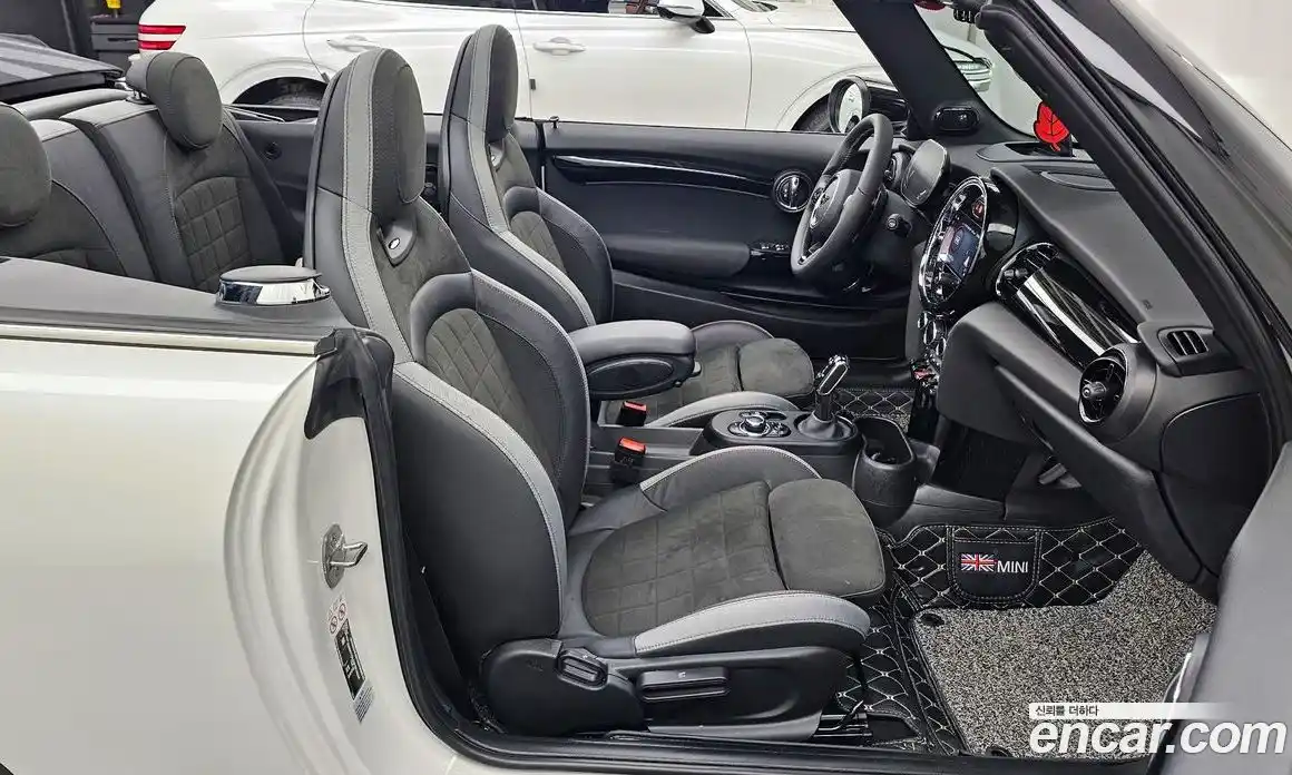 Mini Cooper Convertible 2023 2.0 Автомат в Москве № 135047, фото 12