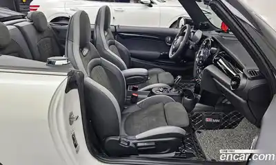 Mini Cooper Convertible 2023 2.0 Автомат в Москве № 135047, миниатюра 12