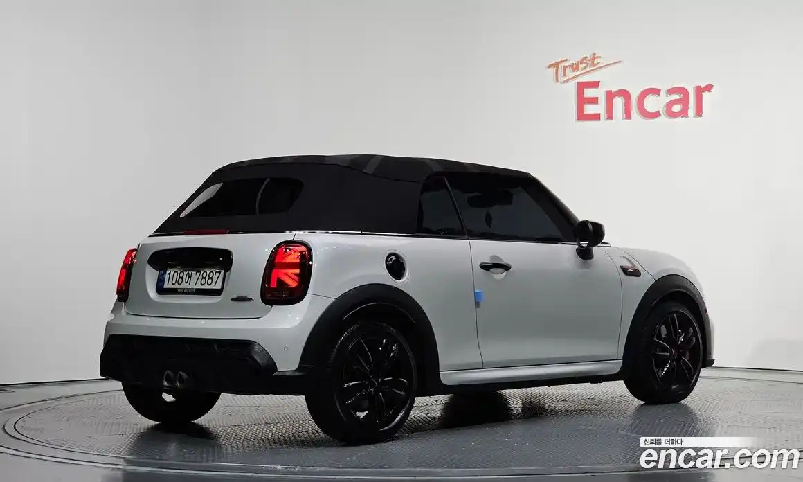 Mini Cooper Convertible 2023 2.0 Автомат в Москве № 135047, фото 2