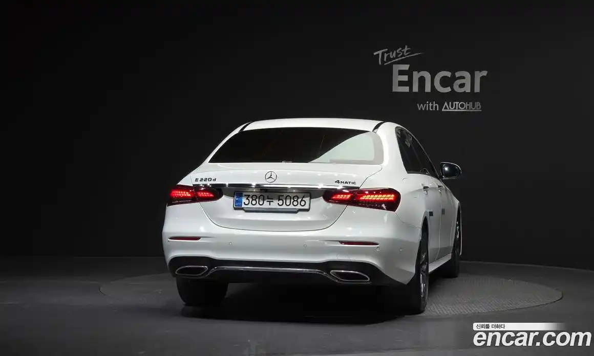 Mercedes-Benz E-Class 2023 1.9 Автомат в Москве № 140023, фото 12