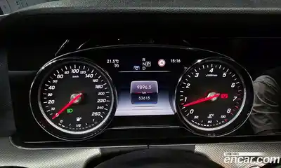 Mercedes-Benz E-Class 2019 2.0 Автомат в Москве № 149587, миниатюра 2